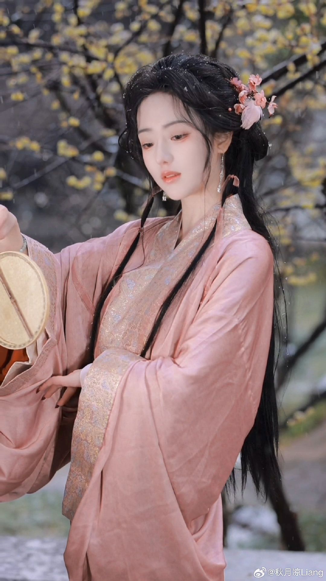 Childrens Cheongsam Vest Skirts:A Traditional Elegance for Little Girls Childrens Cheongsam Vest Skirts:A Traditional Elegance for Little Girls