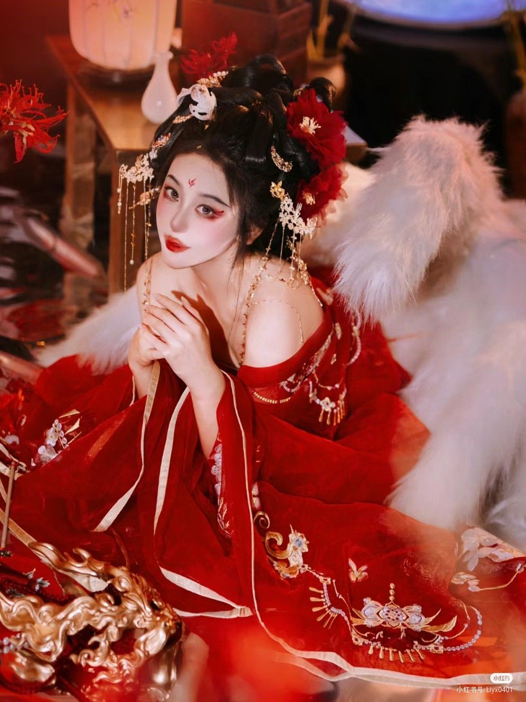 Cloud-佩月裳 Original Hanfu:Unveiling the Essence of Traditional Chinese Elegance Cloud-佩月裳 Original Hanfu:Unveiling the Essence of Traditional Chinese Elegance