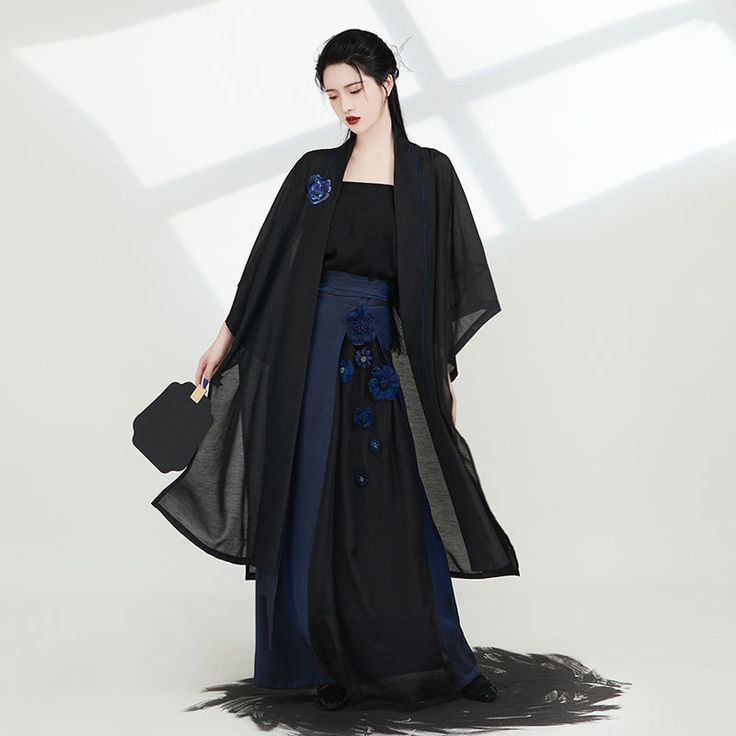 Embracing Modernity:The Newly Refined Cheongsam Embracing Modernity:The Newly Refined Cheongsam