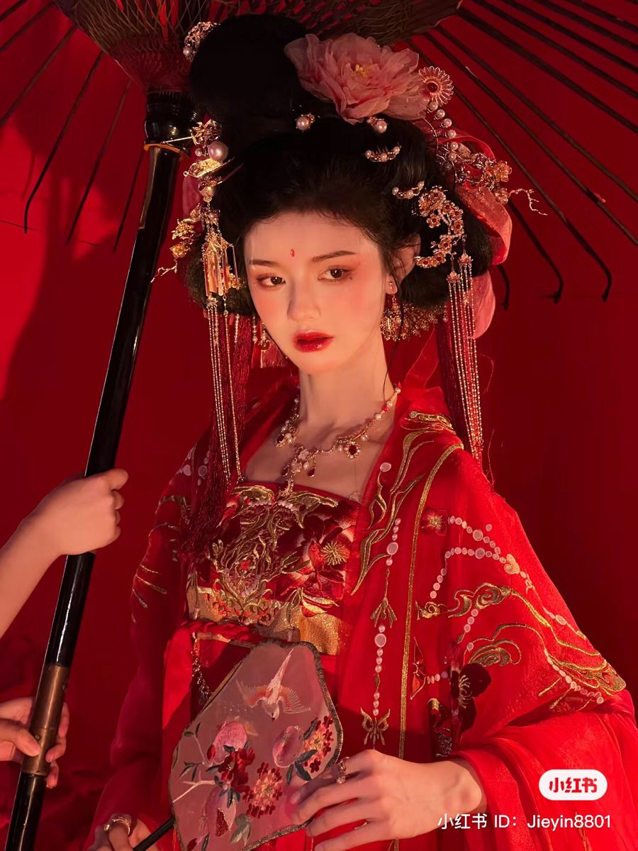 Short and Stylish:The Rise of Mini-Cheongsam for Petite Figures Short and Stylish:The Rise of Mini-Cheongsam for Petite Figures