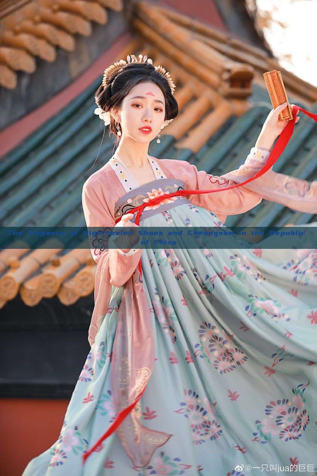 The Elegance of High-heeled Shoes and Cheongsam in the Republic of China The Elegance of High-heeled Shoes and Cheongsam in the Republic of China