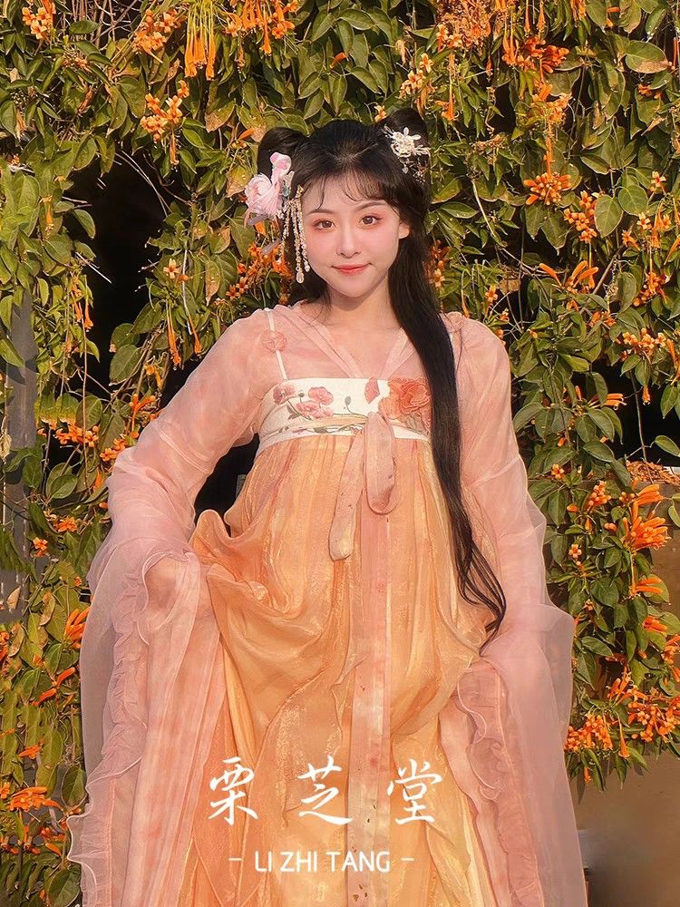 The Elegance of Long White Lace Cheongsam The Elegance of Long White Lace Cheongsam