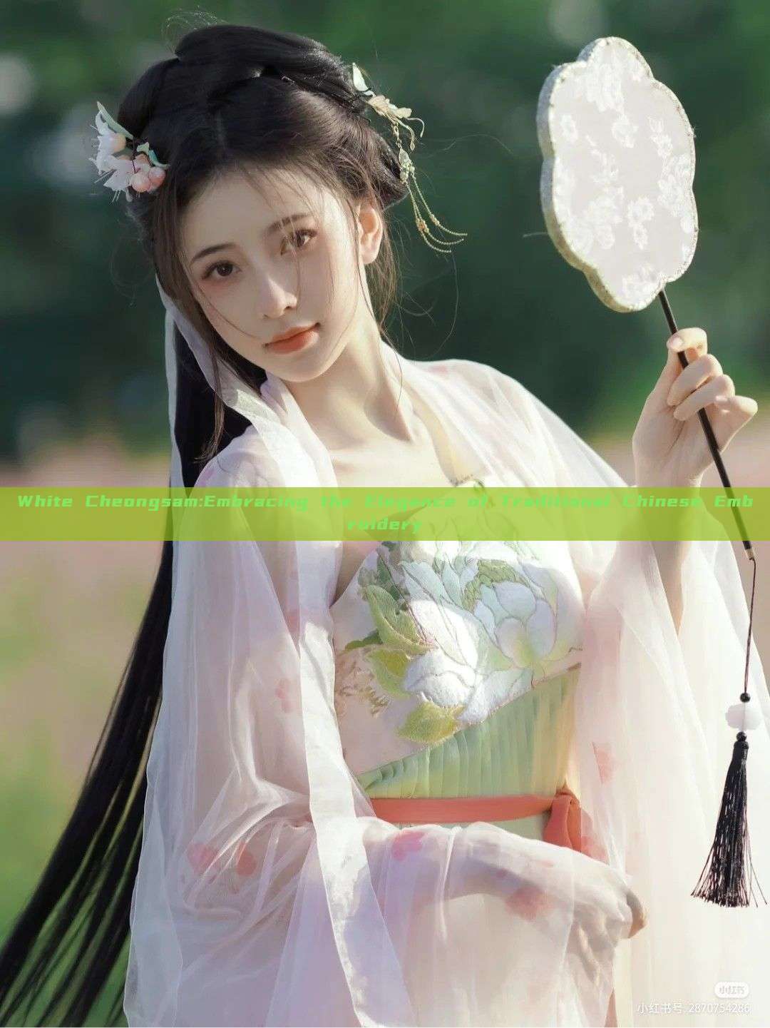 White Cheongsam:Embracing the Elegance of Traditional Chinese Embroidery White Cheongsam:Embracing the Elegance of Traditional Chinese Embroidery