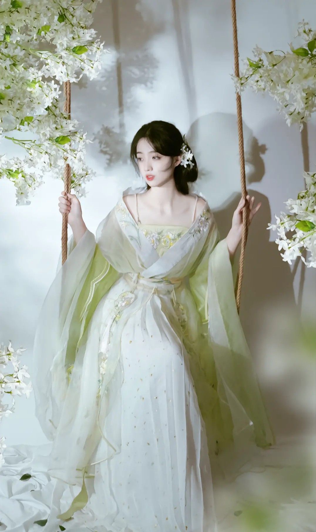 The Splendid Charm of Hanfus Stepping-Swing and its Fringes of Flowing Tassel The Splendid Charm of Hanfus Stepping-Swing and its Fringes of Flowing Tassel