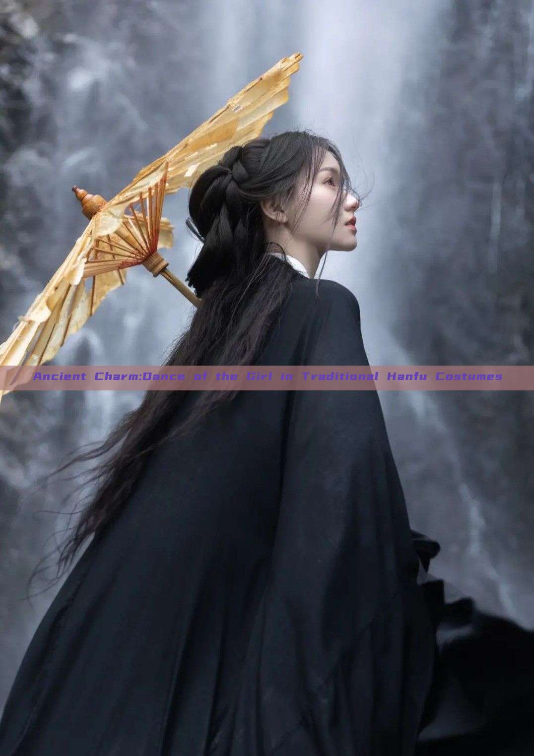 Ancient Charm:Dance of the Girl in Traditional Hanfu Costumes Ancient Charm:Dance of the Girl in Traditional Hanfu Costumes