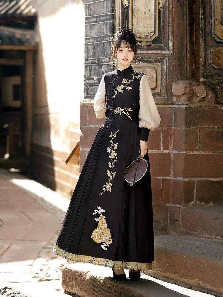 The Enchantment of a Purple Cheongsam:A Proposal of Love and Commitment The Enchantment of a Purple Cheongsam:A Proposal of Love and Commitment