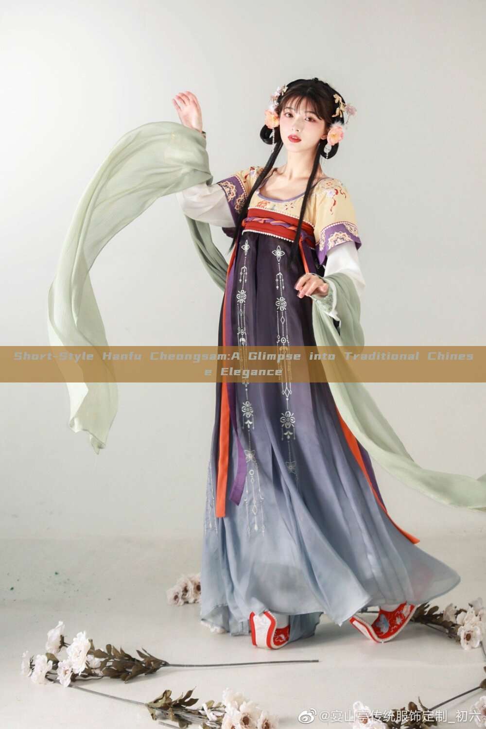 Short-Style Hanfu Cheongsam:A Glimpse into Traditional Chinese Elegance Short-Style Hanfu Cheongsam:A Glimpse into Traditional Chinese Elegance