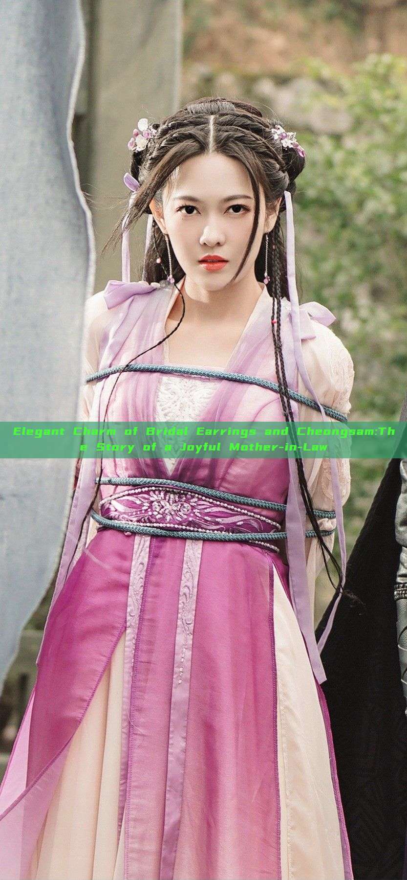 Elegant Charm of Bridal Earrings and Cheongsam:The Story of a Joyful Mother-in-Law Elegant Charm of Bridal Earrings and Cheongsam:The Story of a Joyful Mother-in-Law