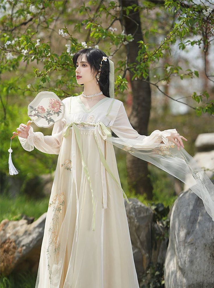 Ethereal Childs Maimin Skirt with a Flavor of Traditional Fan Elegance Ethereal Childs Maimin Skirt with a Flavor of Traditional Fan Elegance