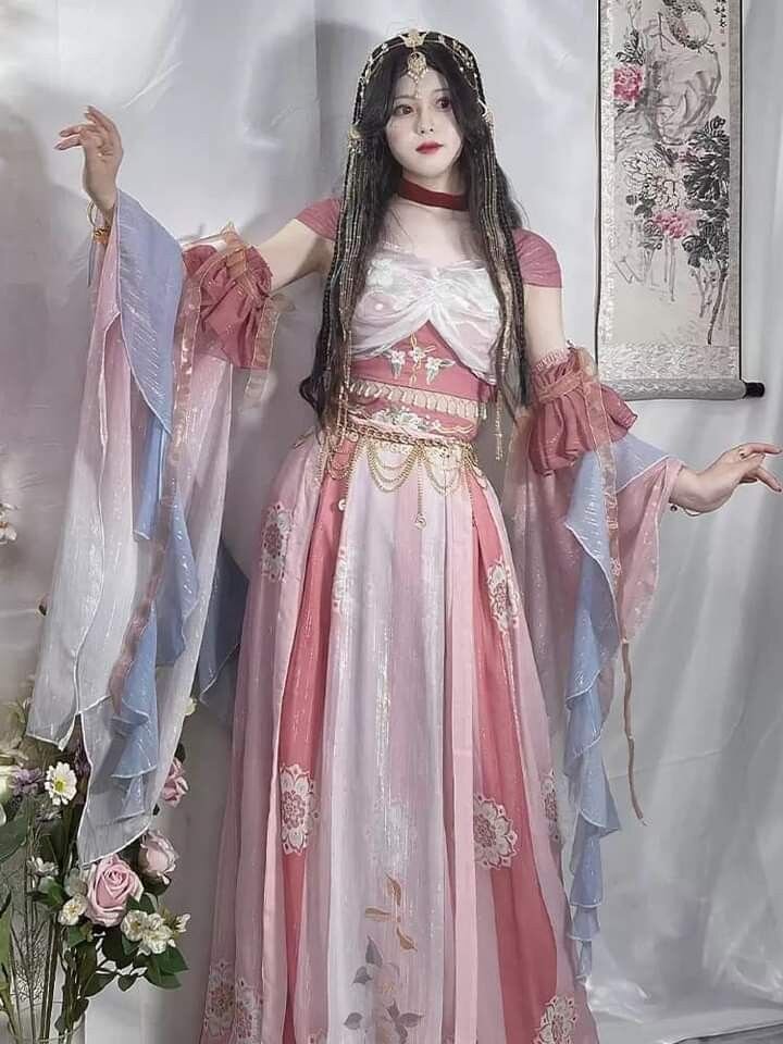 Elegant Layering Options for Pairing with Cheongsam:A Guide to Stylish Outer Garments