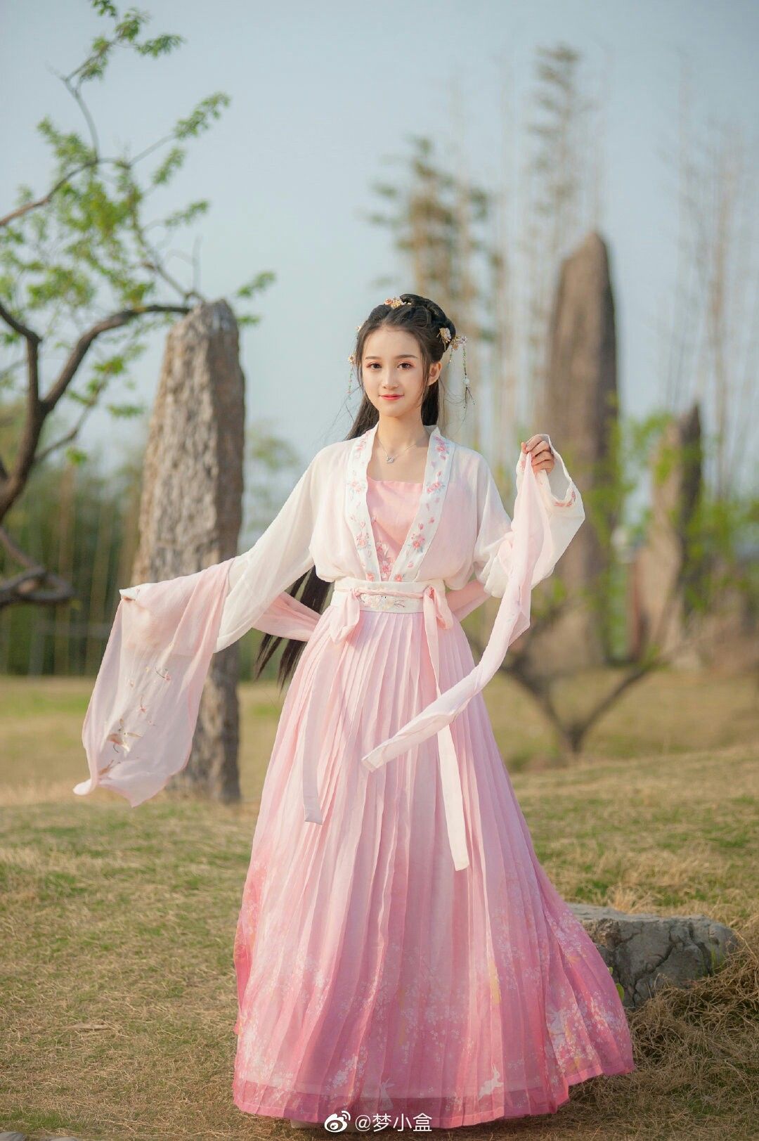 Winter Quilted Cheongsam for Little Girls:A Fashion Guide Winter Quilted Cheongsam for Little Girls:A Fashion Guide
