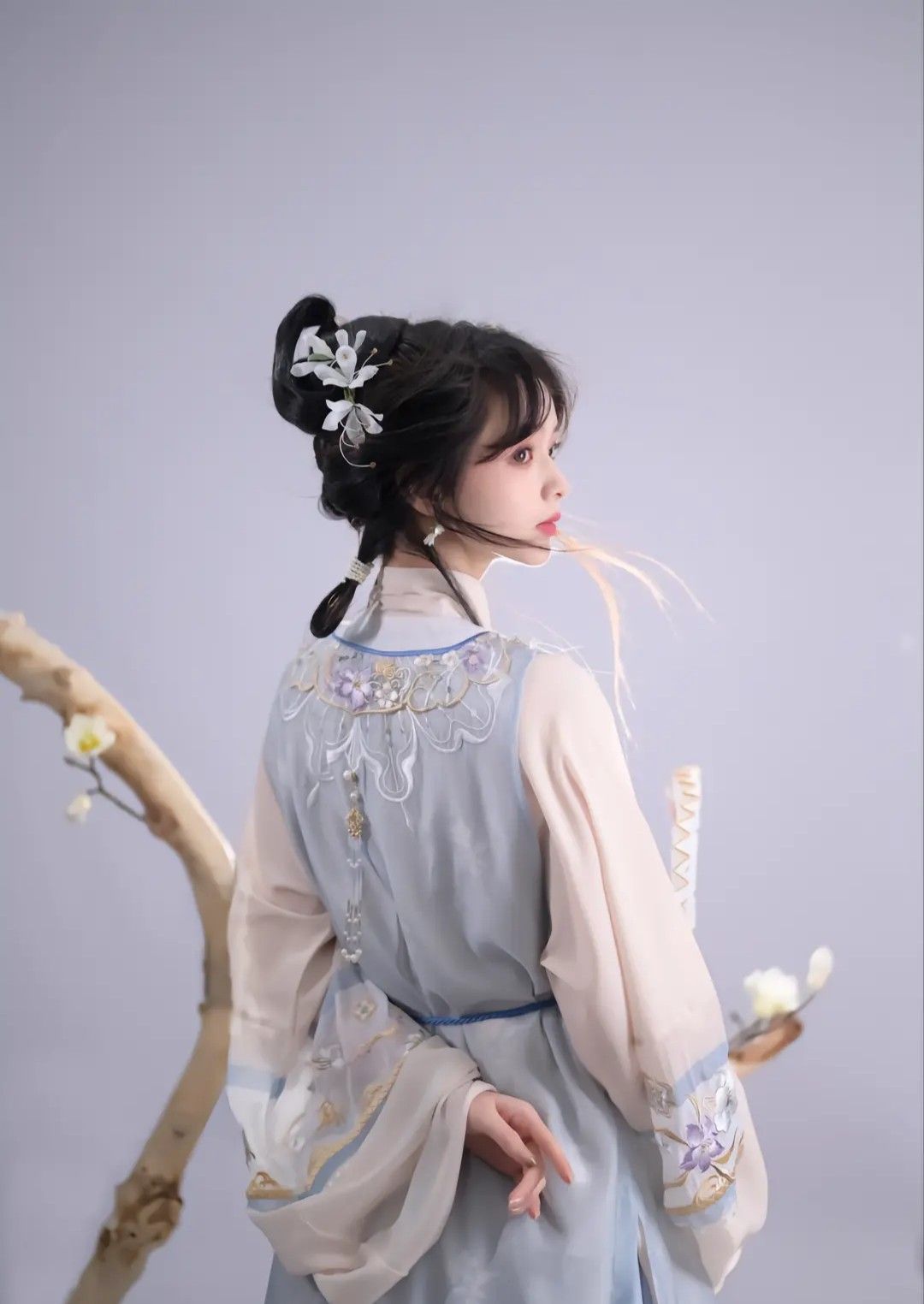 Mingle of Splendor:The Summer of Hanfu in Ming Dynasty Mingle of Splendor:The Summer of Hanfu in Ming Dynasty