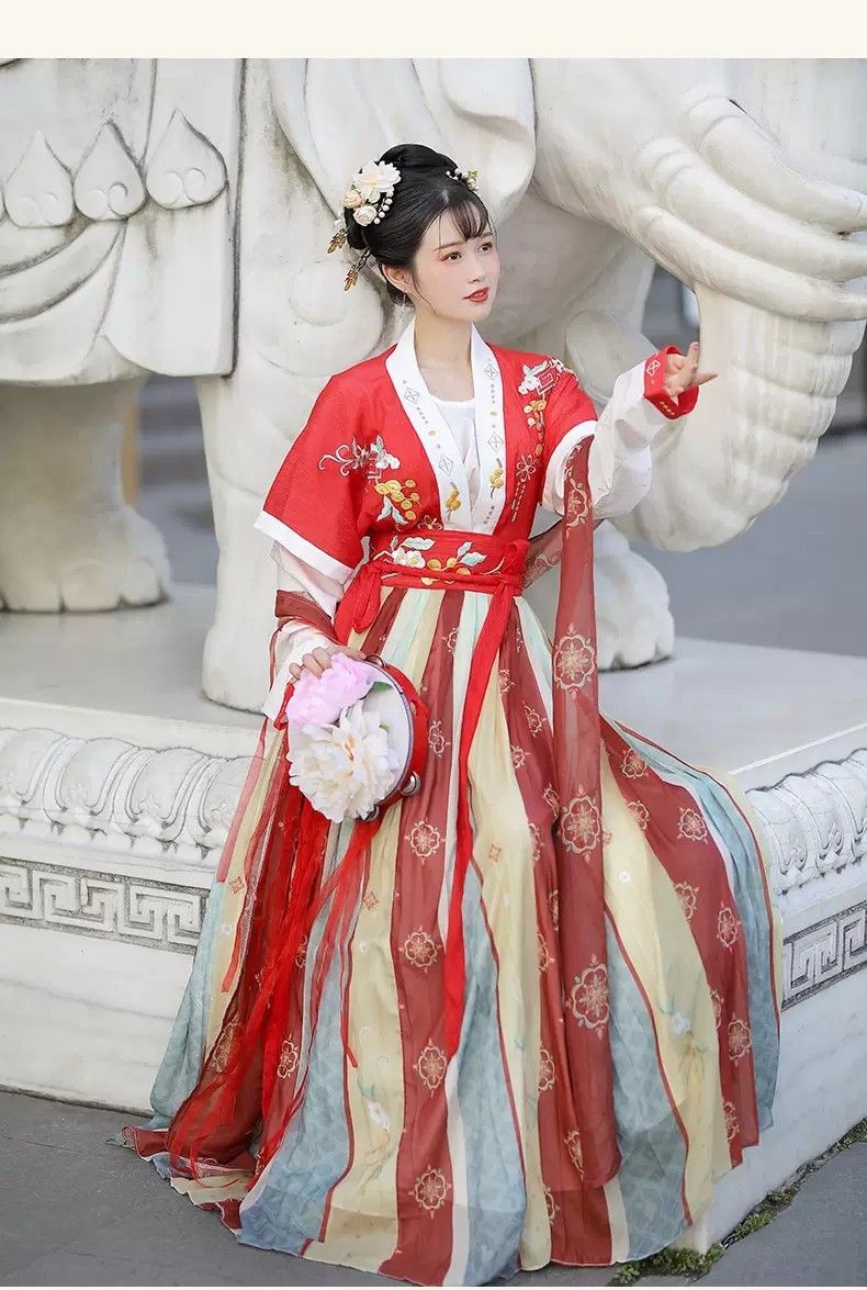 Chilly Elegance:A Little Girl in Hanfu Chiffon Chilly Elegance:A Little Girl in Hanfu Chiffon