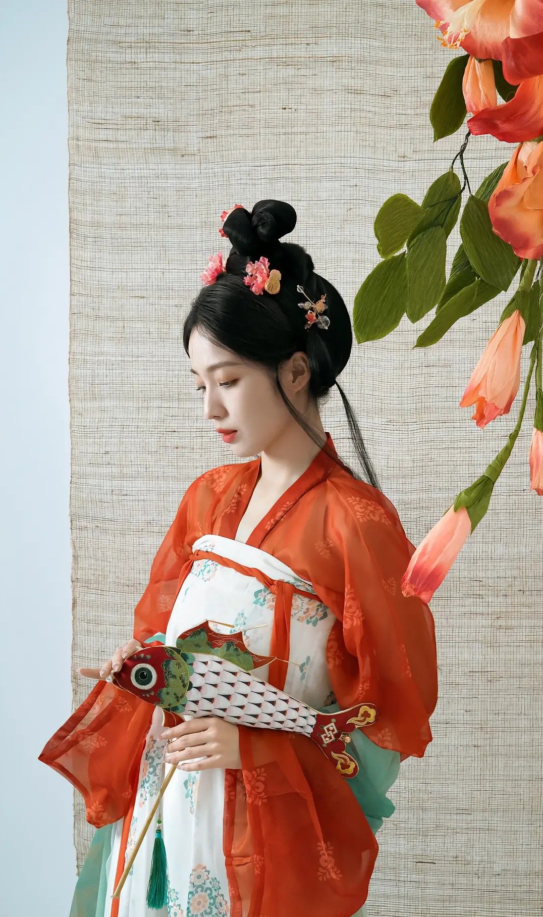 Plump Girl Child in Traditional Hanfu Fashion:A Journey Through 100 Pounds of Beauty Plump Girl Child in Traditional Hanfu Fashion:A Journey Through 100 Pounds of Beauty