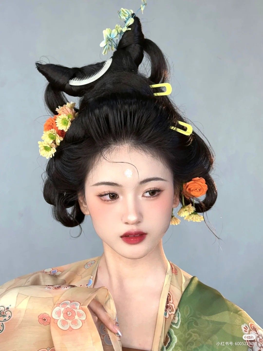 Sword-Bearing in Hanfu:The Beauty of High-Value Traditional Chinese Fashion Sword-Bearing in Hanfu:The Beauty of High-Value Traditional Chinese Fashion