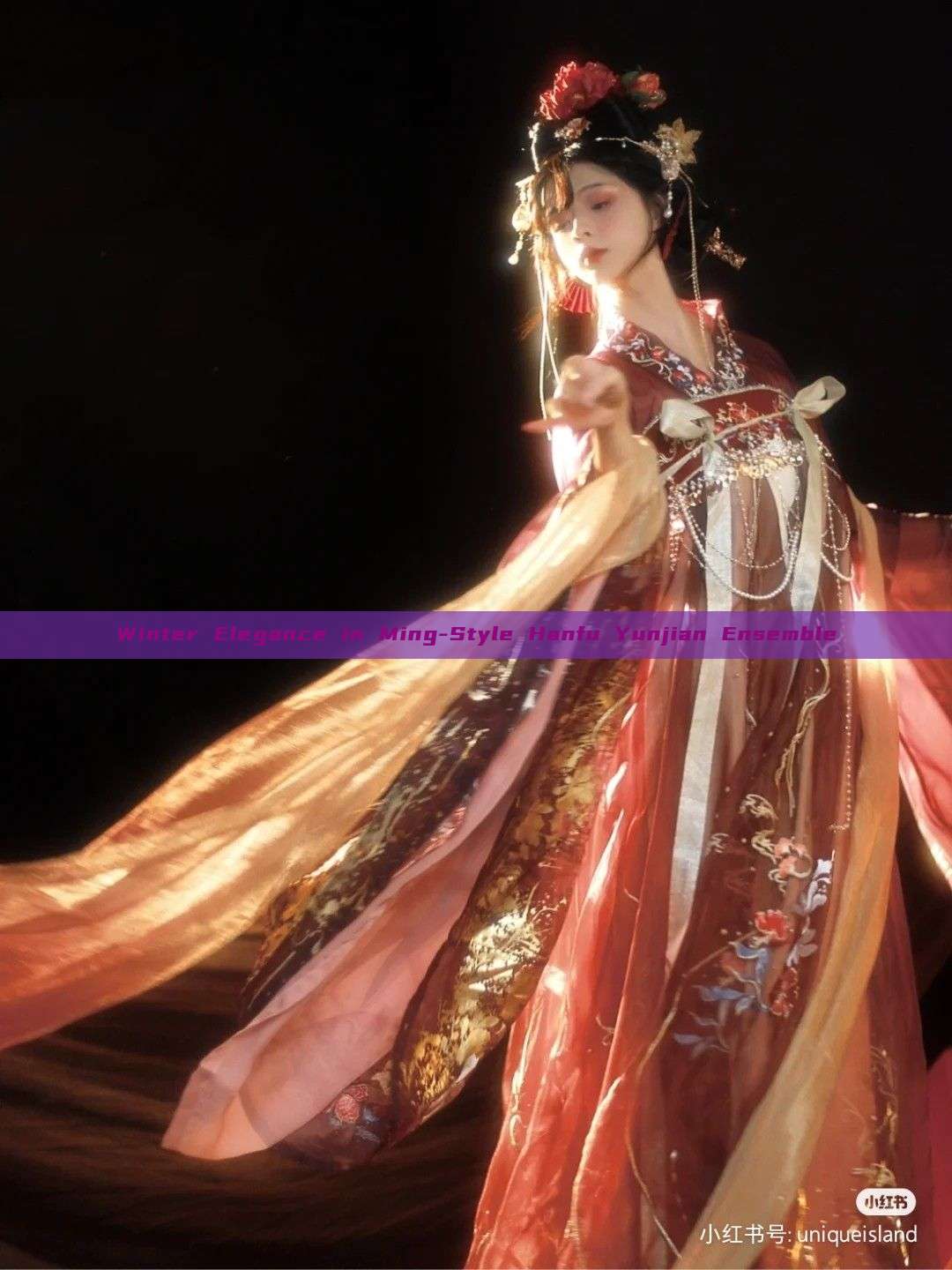 Winter Elegance in Ming-Style Hanfu Yunjian Ensemble Winter Elegance in Ming-Style Hanfu Yunjian Ensemble