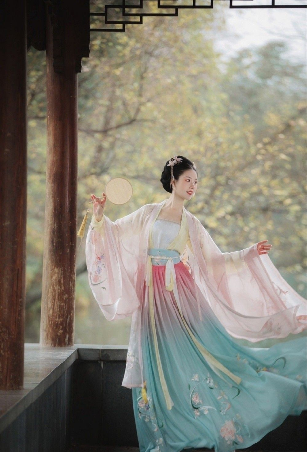 The Splendor of Red Cheongsam:A Cultural Icon of Chinese Traditional Elegance The Splendor of Red Cheongsam:A Cultural Icon of Chinese Traditional Elegance