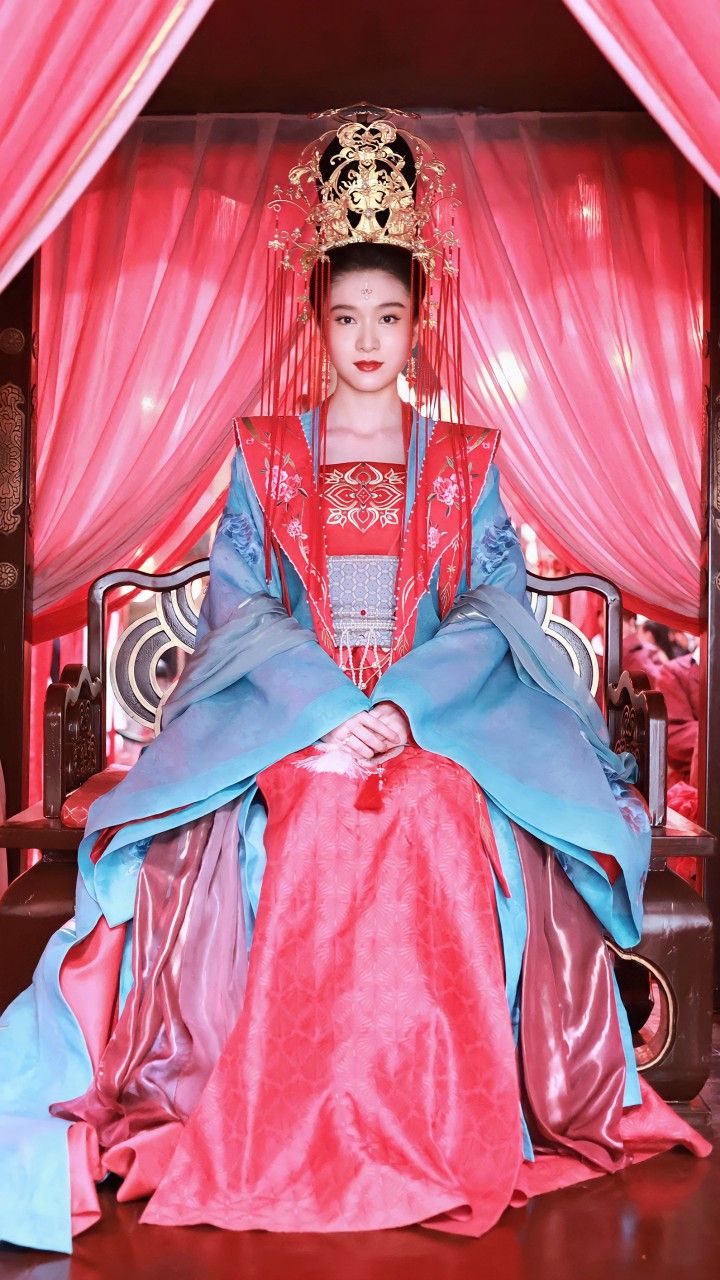 敦煌汉服,穿越千年的飞天时尚 敦煌汉服,穿越千年的飞天时尚
