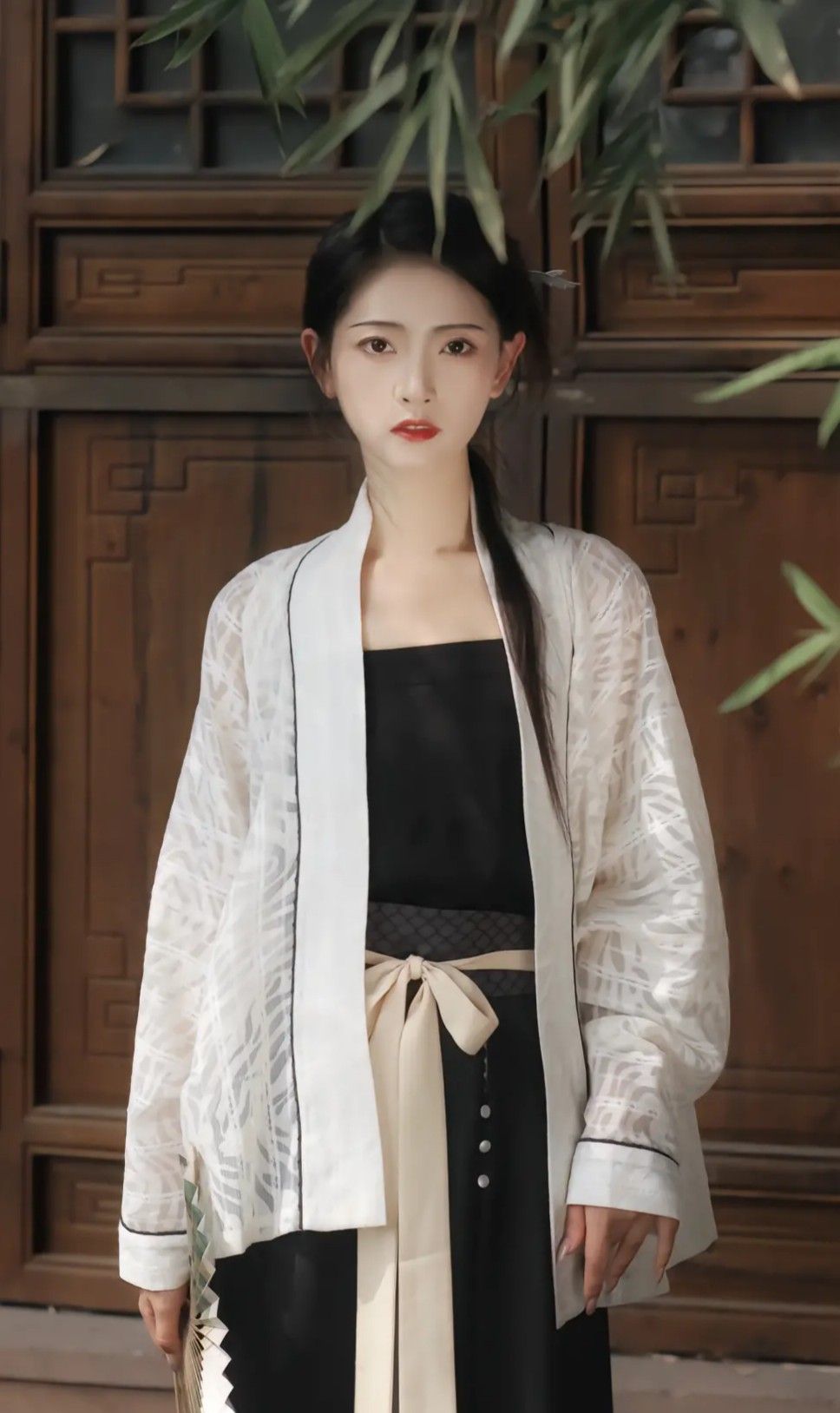 The Revival of Cheongsams Yajing Trims and the Forbidden Steps They Represent The Revival of Cheongsams Yajing Trims and the Forbidden Steps They Represent