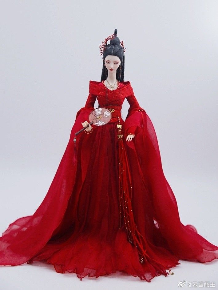 The Splendor of Yueyang Tower and the Splendor of Hanfu:A Cultural Journey The Splendor of Yueyang Tower and the Splendor of Hanfu:A Cultural Journey
