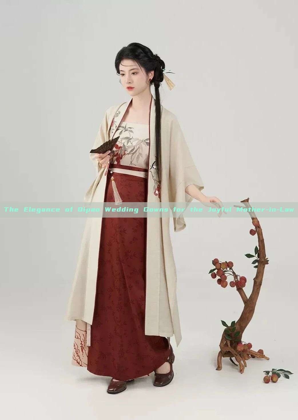 The Elegance of Qipao Wedding Gowns for the Joyful Mother-in-Law The Elegance of Qipao Wedding Gowns for the Joyful Mother-in-Law
