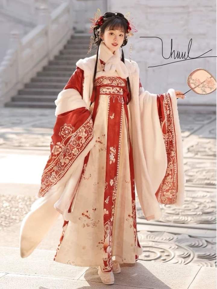 Winter Short-Style Hanfu Dune:The Essence of Traditional Chinese Elegance Winter Short-Style Hanfu Dune:The Essence of Traditional Chinese Elegance