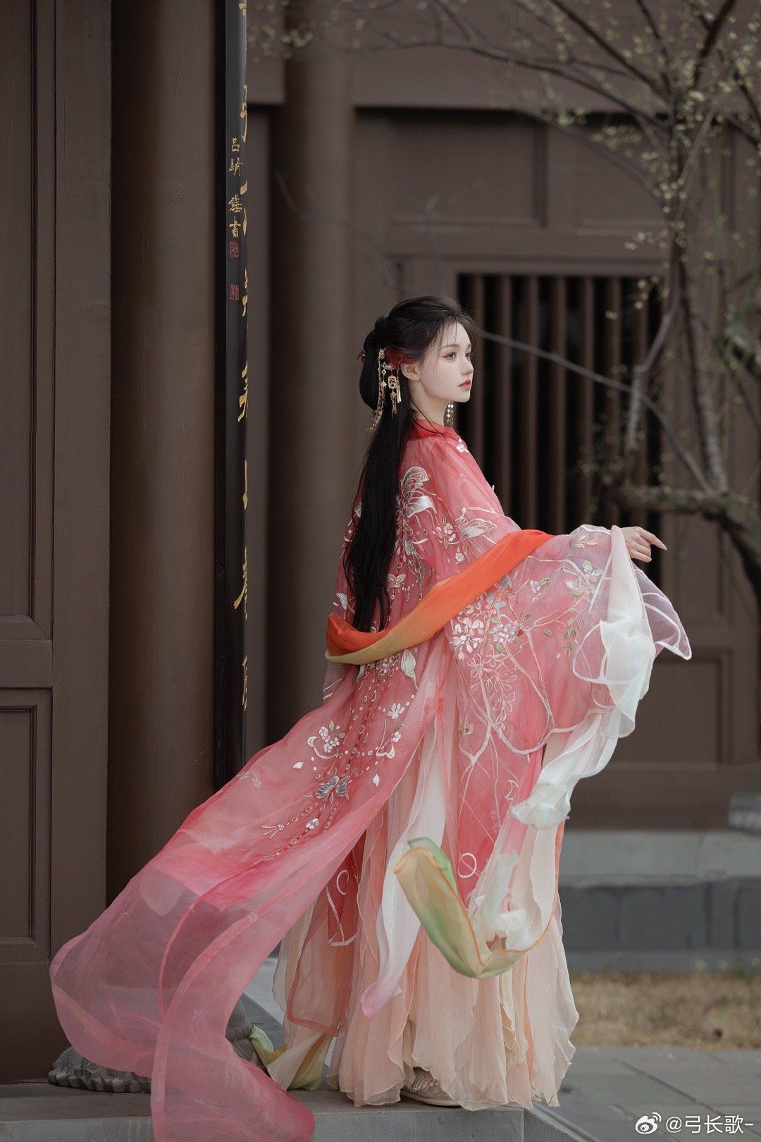 Embracing Seduction in Short Cheongsam:Unveiling Elegance and Vitality Embracing Seduction in Short Cheongsam:Unveiling Elegance and Vitality