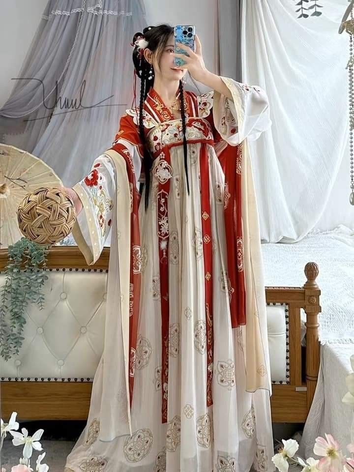 Embracing Traditional Chinese Elegance in Qipao-Inspired Couples Fashion Embracing Traditional Chinese Elegance in Qipao-Inspired Couples Fashion