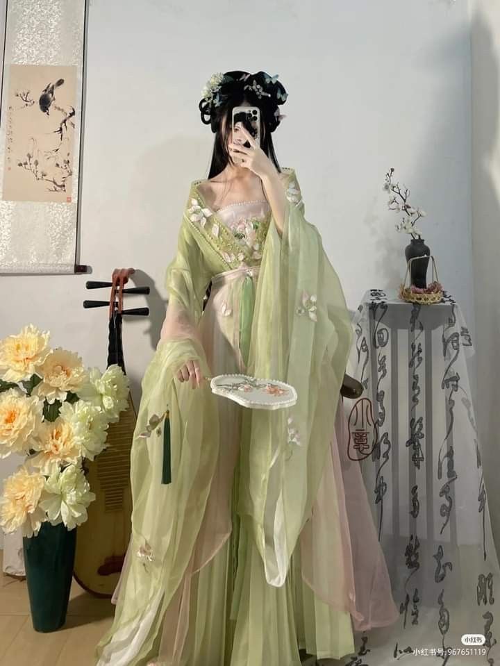 Spring 2025:Unveiling the New Wave of Qipao Fashion Spring 2025:Unveiling the New Wave of Qipao Fashion