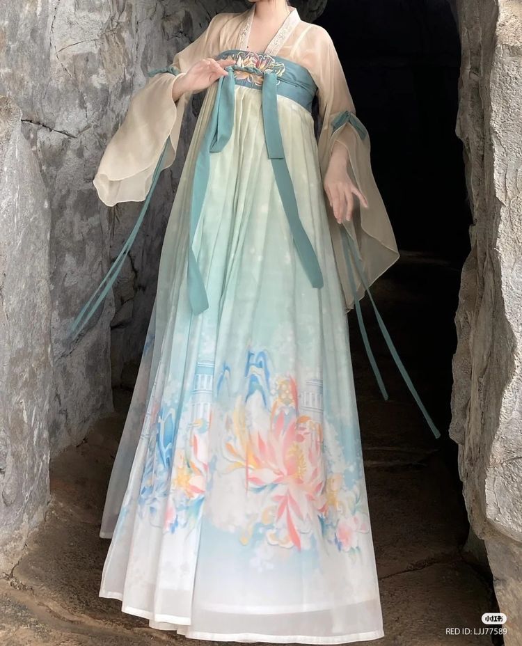 Little Hanfu Girl:Embracing the Enchanting Chinese Style Little Hanfu Girl:Embracing the Enchanting Chinese Style