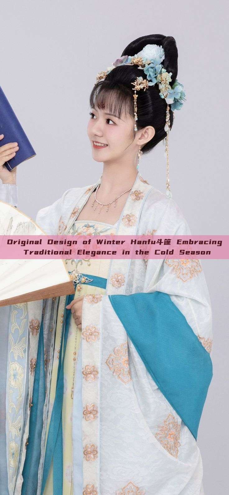 Original Design of Winter Hanfu斗篷 Embracing Traditional Elegance in the Cold Season Original Design of Winter Hanfu斗篷 Embracing Traditional Elegance in the Cold Season