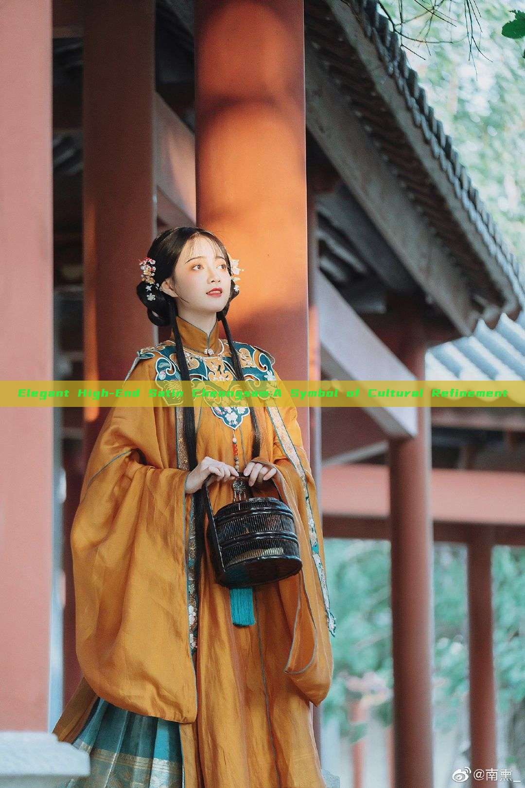 Elegant High-End Satin Cheongsam:A Symbol of Cultural Refinement Elegant High-End Satin Cheongsam:A Symbol of Cultural Refinement