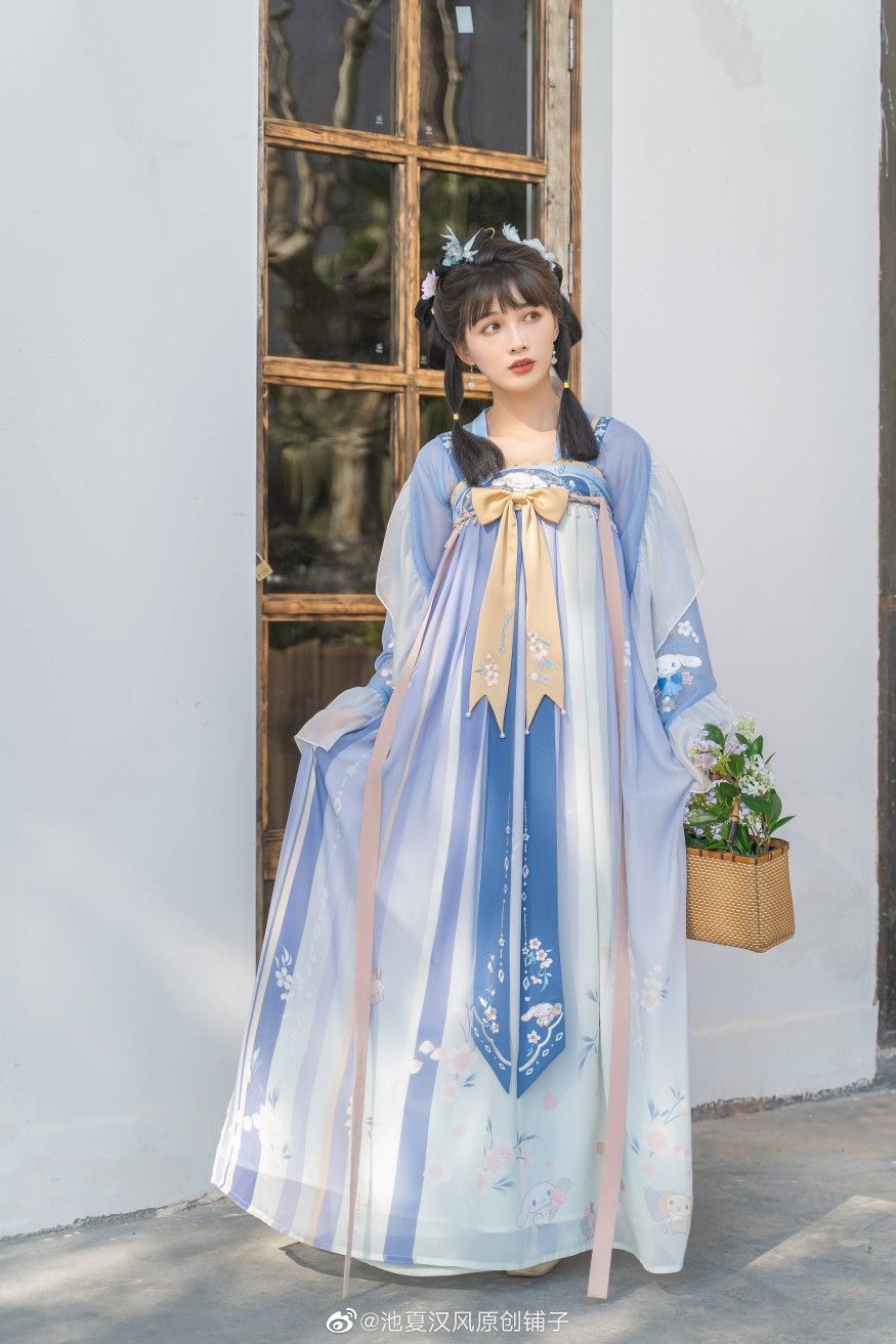 Vintage Red Cheongsam:A Timeless Symbol of Elegance and Tradition Vintage Red Cheongsam:A Timeless Symbol of Elegance and Tradition