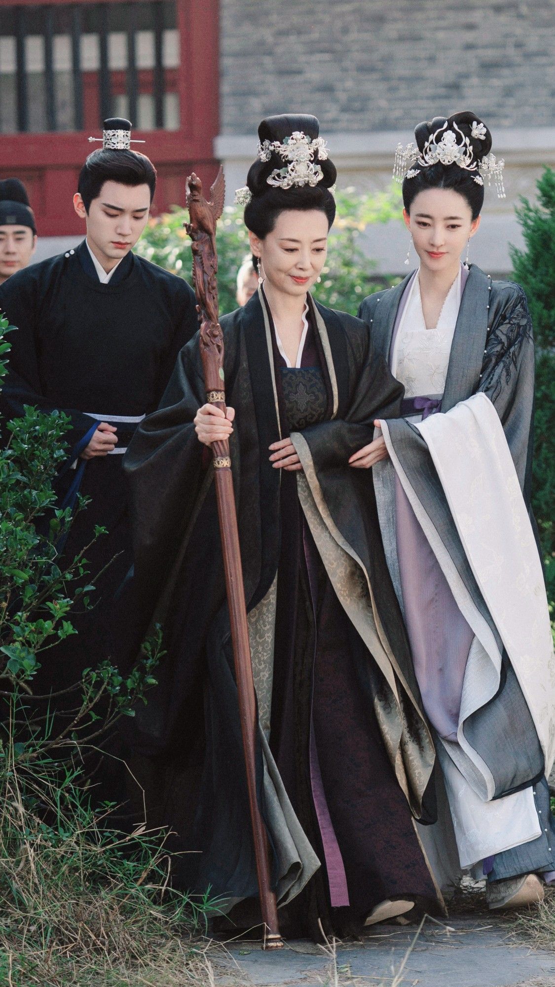 The Splendor of Hanfu in the Night:A Study on the Han Xizais Night Banquet Paintings The Splendor of Hanfu in the Night:A Study on the Han Xizais Night Banquet Paintings