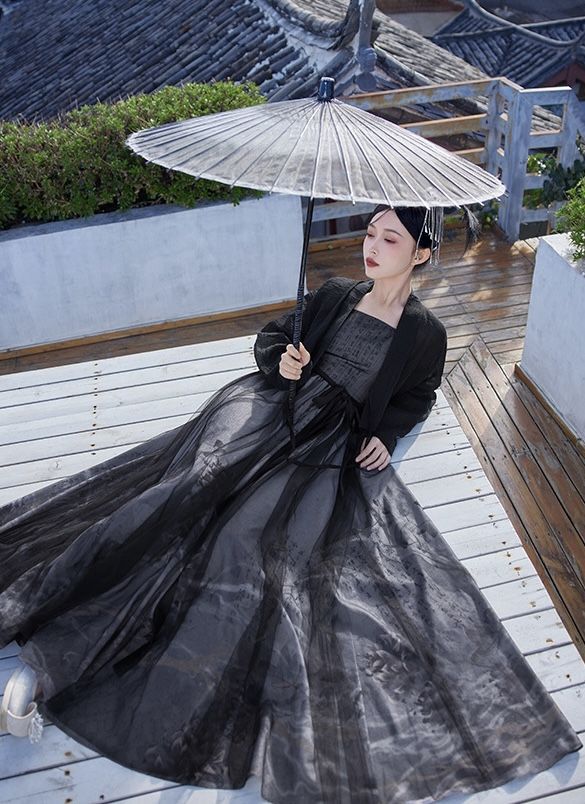 The Exclusive Umbrellas for Cheongsam Fashion Show:A Blend of Tradition and Modernity The Exclusive Umbrellas for Cheongsam Fashion Show:A Blend of Tradition and Modernity