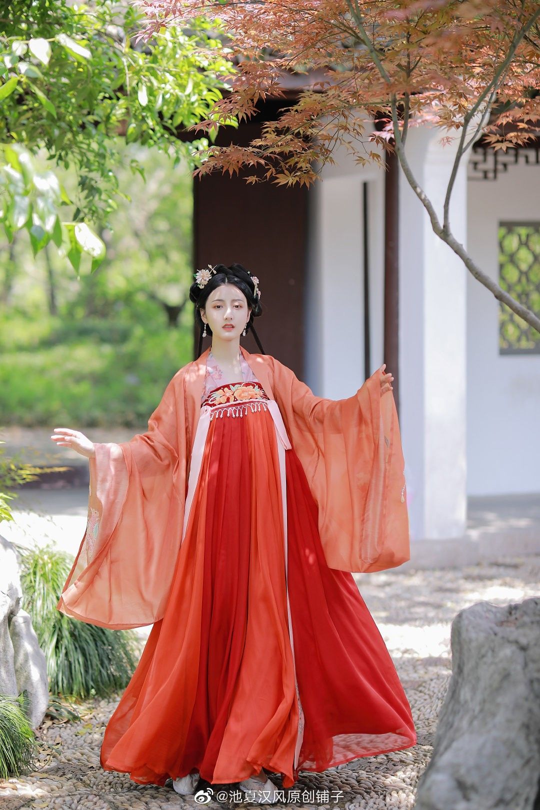 Ink-wash Splendor:The Cheongsam Dress in Watercolor Elegance Ink-wash Splendor:The Cheongsam Dress in Watercolor Elegance
