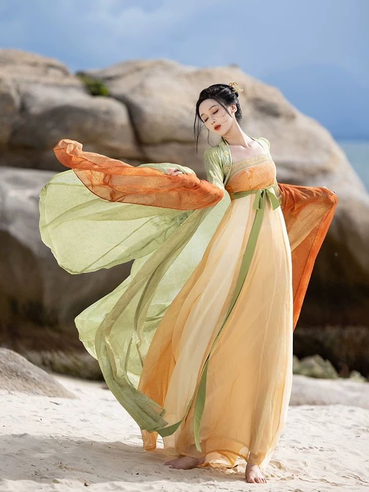 The Charm of Hanfu Collar Chains and Bracelets:A Cultural Journey The Charm of Hanfu Collar Chains and Bracelets:A Cultural Journey