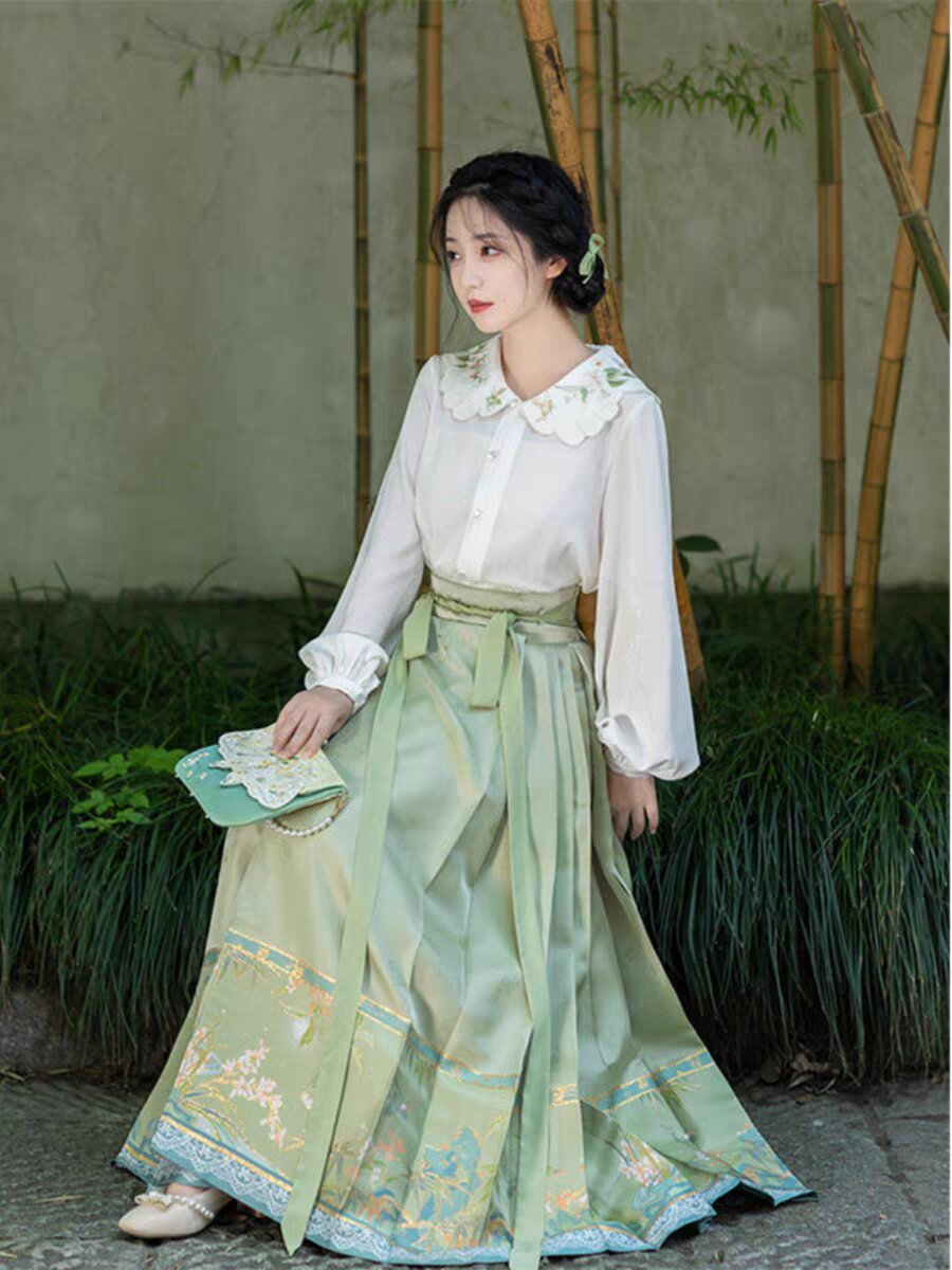 2025 Chinese New Year Celebration:Traditional Hanfu Costumes for Young Girls 2025 Chinese New Year Celebration:Traditional Hanfu Costumes for Young Girls