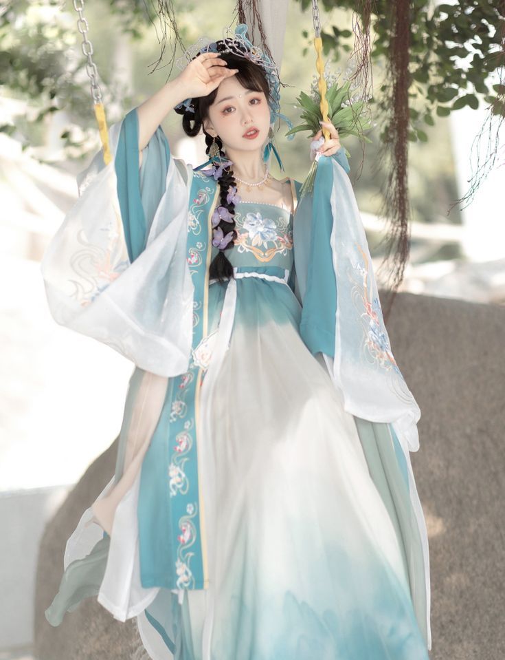 The Horseface Skirt Wedding Gown Ensemble:A Traditional Elegance The Horseface Skirt Wedding Gown Ensemble:A Traditional Elegance