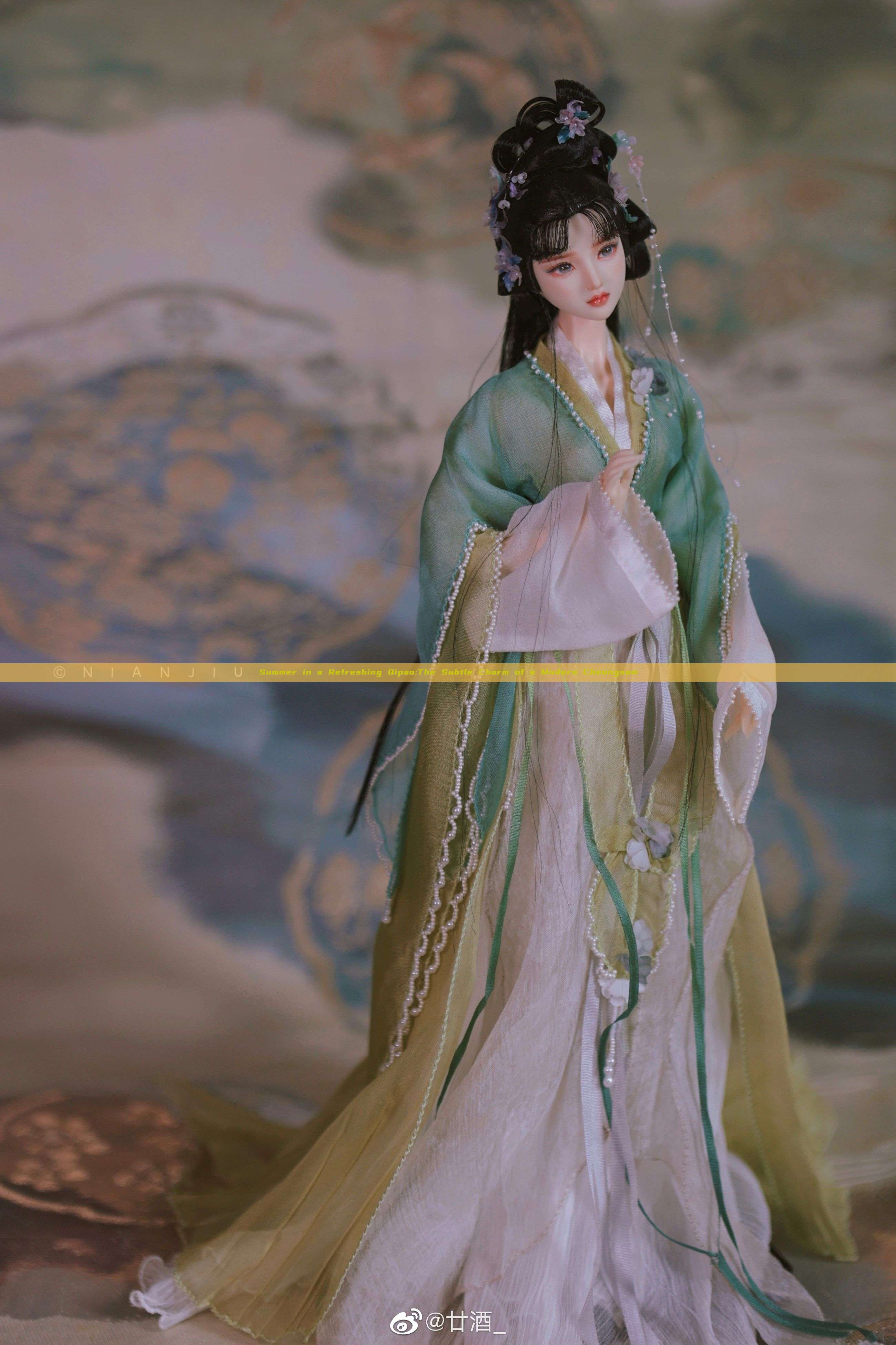Summer in a Refreshing Qipao:The Subtle Charm of a Modern Cheongsam Summer in a Refreshing Qipao:The Subtle Charm of a Modern Cheongsam
