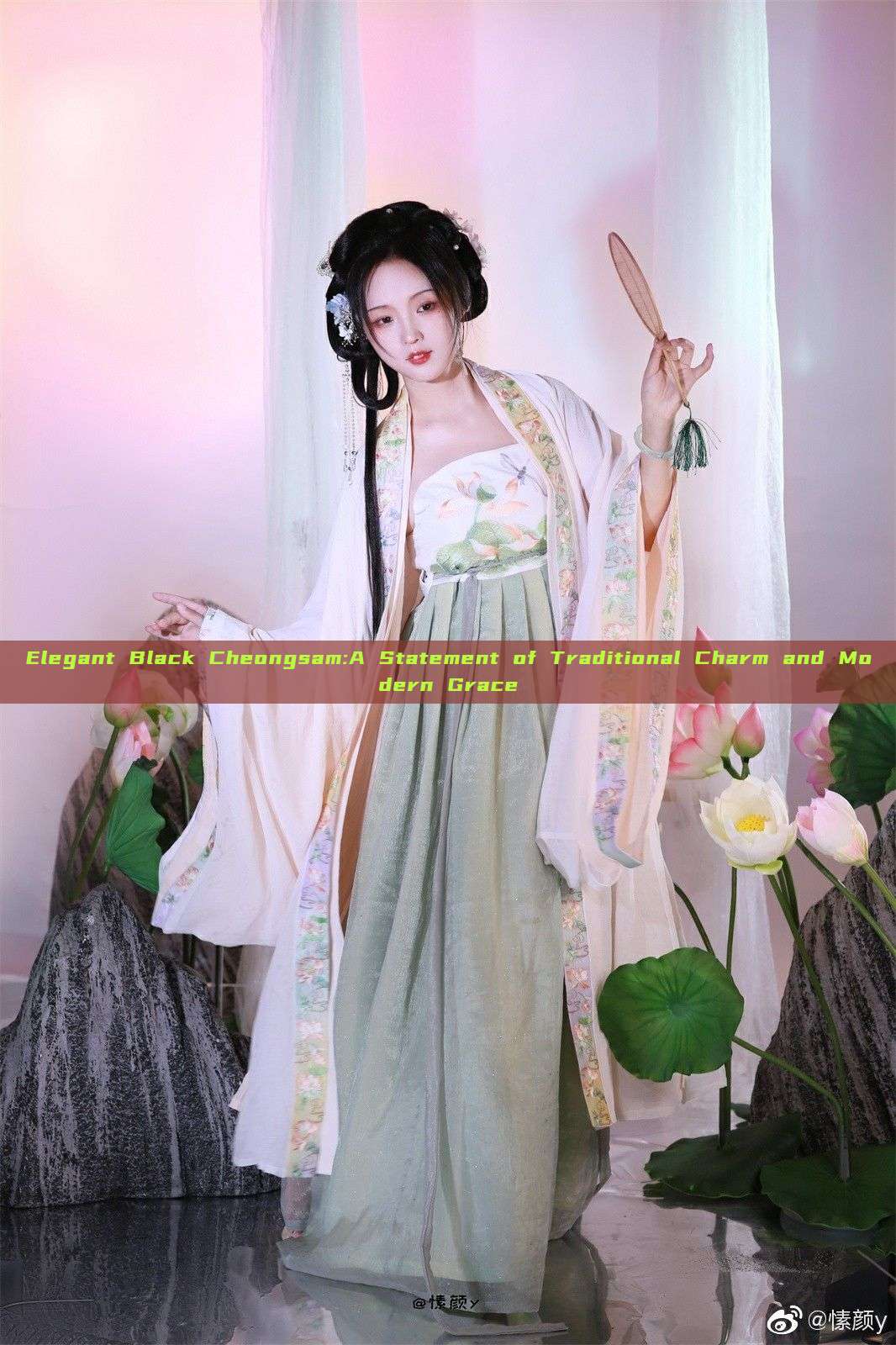 Elegant Black Cheongsam:A Statement of Traditional Charm and Modern Grace Elegant Black Cheongsam:A Statement of Traditional Charm and Modern Grace