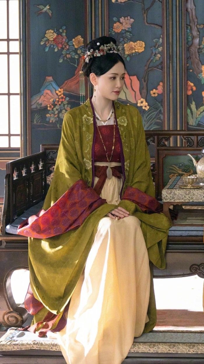 Reinventing the Cheongsam:A Modern Girls Perspective on Traditional Elegance Reinventing the Cheongsam:A Modern Girls Perspective on Traditional Elegance