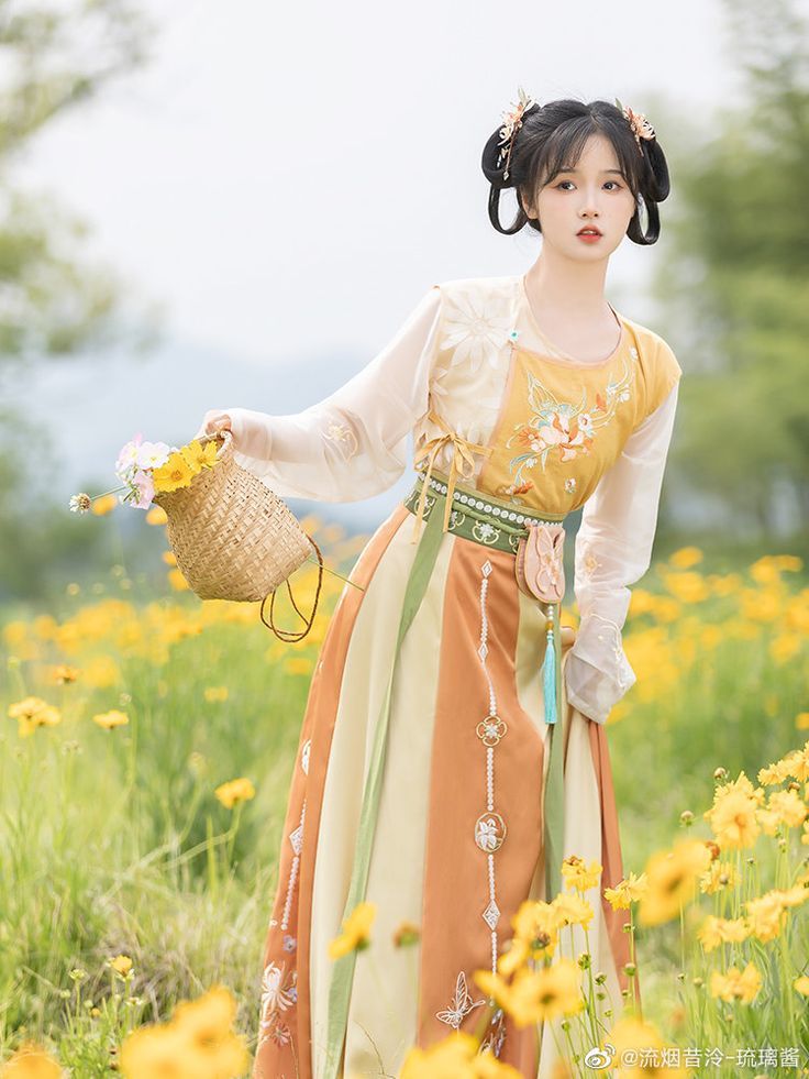 The Versatility of Cheongsam Overlays:A Guide to Perfect Pairing The Versatility of Cheongsam Overlays:A Guide to Perfect Pairing