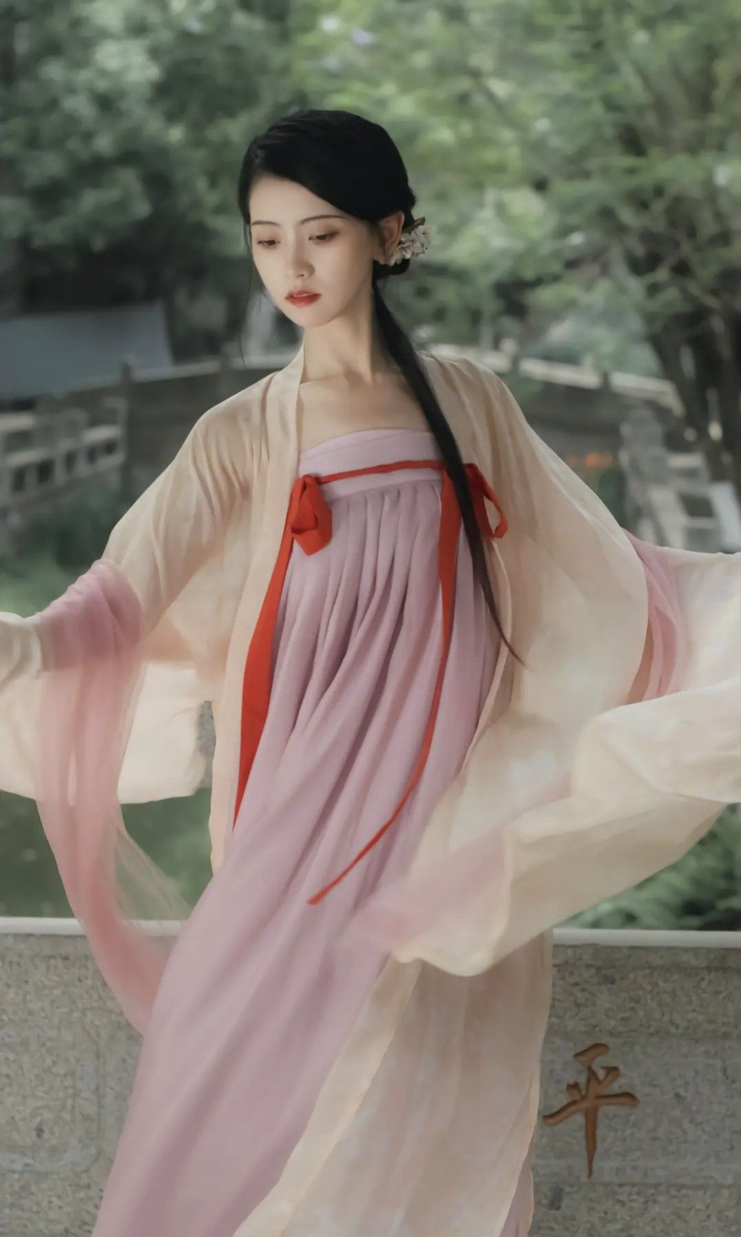 The 6-Year-Old Hanfu Girl:Embracing Traditional Beauty The 6-Year-Old Hanfu Girl:Embracing Traditional Beauty