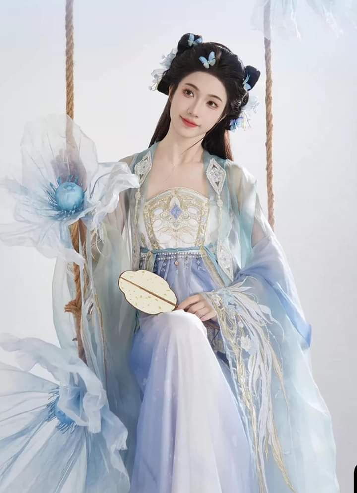 The Allure of the Long-Style Cheongsam:The Oudei Qipao The Allure of the Long-Style Cheongsam:The Oudei Qipao