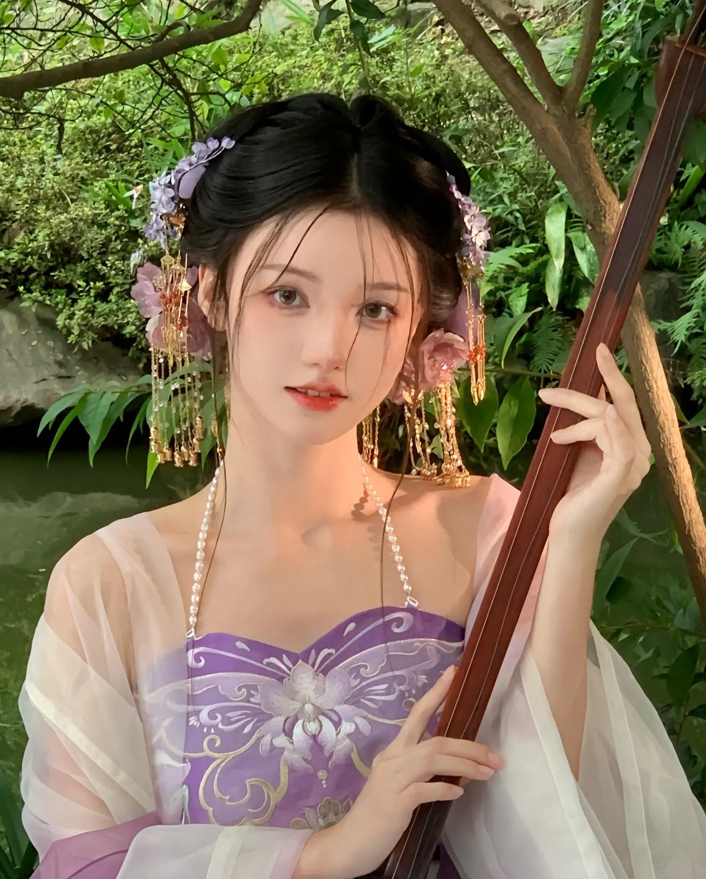The Revival of English-Style Hanfu:A Blend of Traditional Elegance and Modern Charm The Revival of English-Style Hanfu:A Blend of Traditional Elegance and Modern Charm