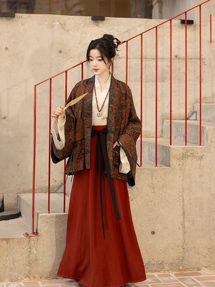 Traditional Hanfu Hair Accessories:The Charm of Headbands Traditional Hanfu Hair Accessories:The Charm of Headbands