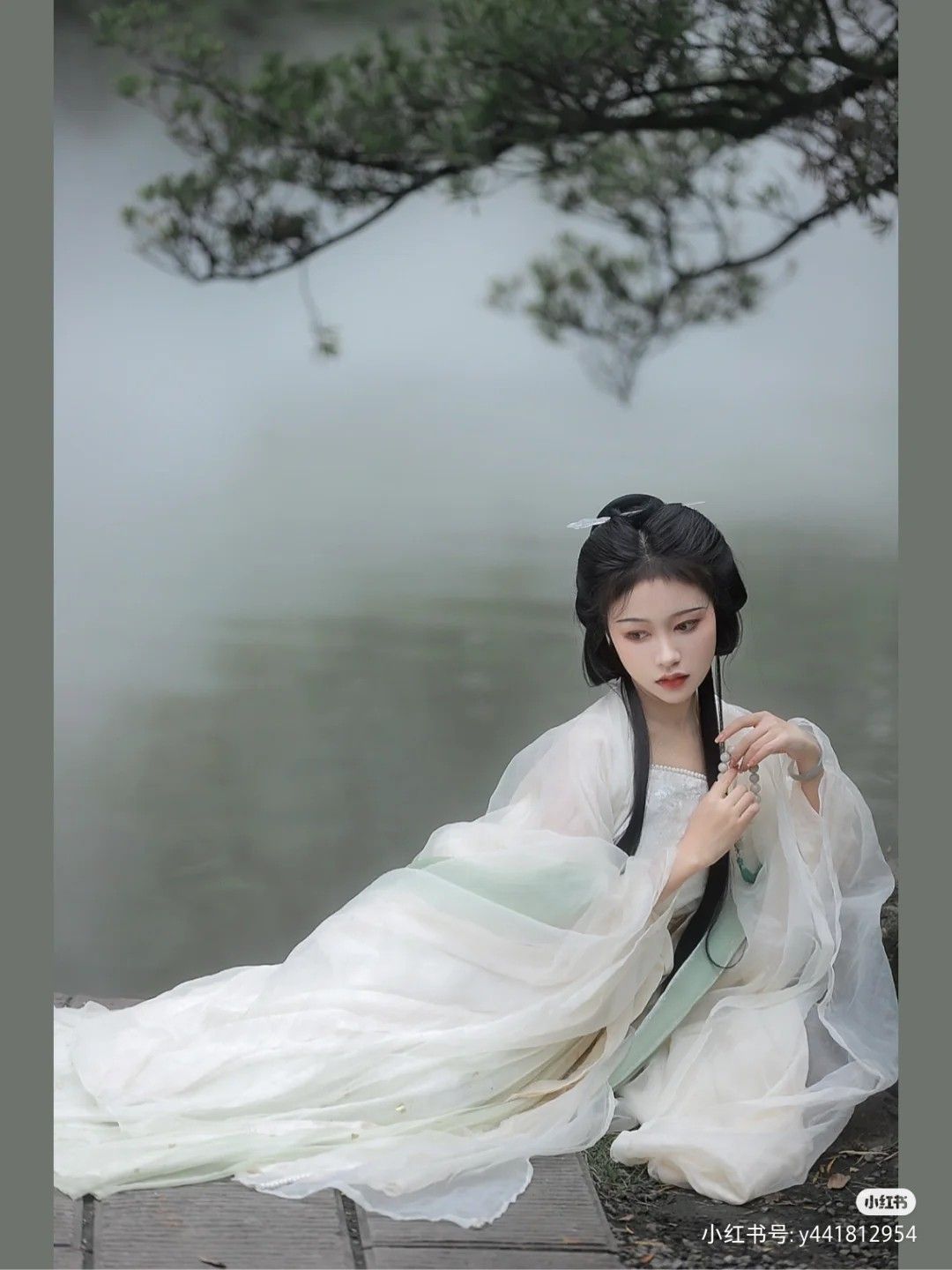 Pure-Color Hanfu:The Essence of Traditional Chinese Fashion Pure-Color Hanfu:The Essence of Traditional Chinese Fashion