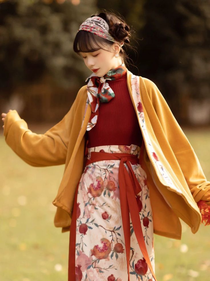 The Splendor of Accessories in the Hanfu Style of the Wei and Jin Dynasties The Splendor of Accessories in the Hanfu Style of the Wei and Jin Dynasties