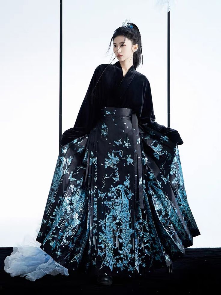 The Splendor of Ming-Style Hanfu Caps:A Journey Through Traditional Chinese Hat Craftsmanship The Splendor of Ming-Style Hanfu Caps:A Journey Through Traditional Chinese Hat Craftsmanship